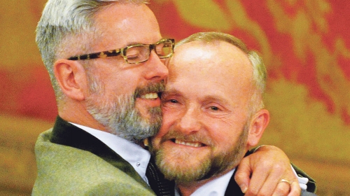 Prvo venčanje  održano u Brajtonu:  Nil Alard i  Endrju Vejl