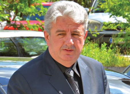 Ne oglašava se:  Milorad Veljović