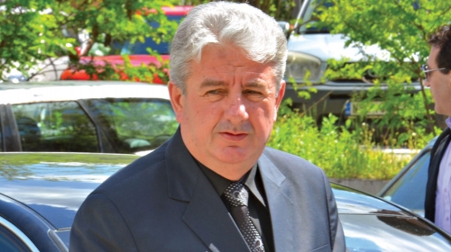 Ne oglašava se:  Milorad Veljović