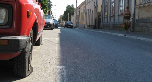 Izbušene gume u Kragujevcu Foto: Biljana Nenković