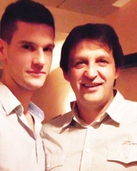 Ministar sa  sinom: „Oče, ti si moj idol, uzor, zvezda vodilja..“