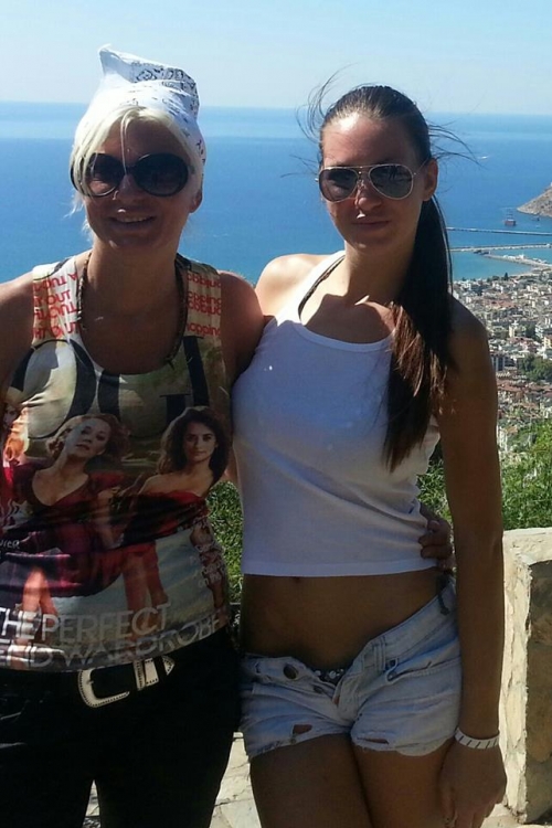 Rosita i Sara Trajanović