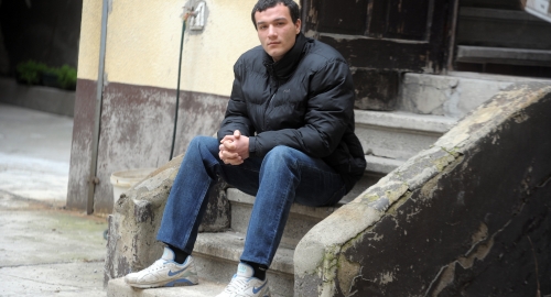 Tebor Dinčić: Dečko iz komšiluka