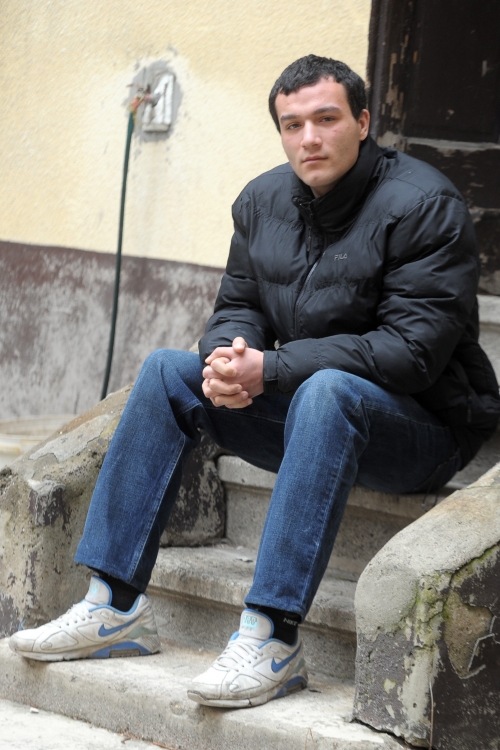 Tebor Dinčić: Dečko iz komšiluka
