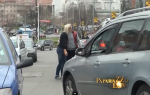 Topalko sa nepoznatom plavušom