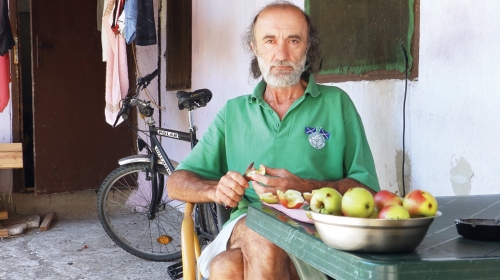 Nisam nikada razmišljao da se, recimo, spaljujem  ili štrajkujem glađu ispred opštine, mada mi ovo drugo ne bi ni palo teško jer